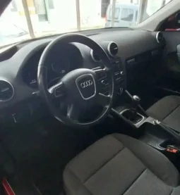 
Audi A3 Sportback 1.6 2010 completo									