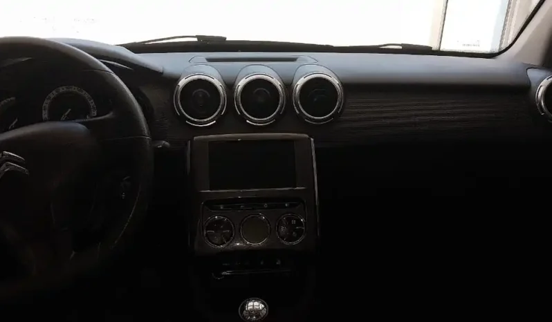 
Citroën C3 2018 completo									
