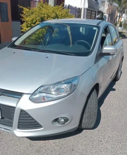 
FORD FOCUS 5P 1.6L N MT S 2015 completo									