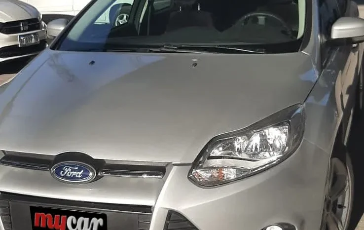 
FORD FOCUS 5P 1.6L N MT S 2015 completo									