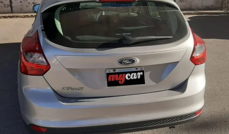 
FORD FOCUS 5P 1.6L N MT S 2015 completo									