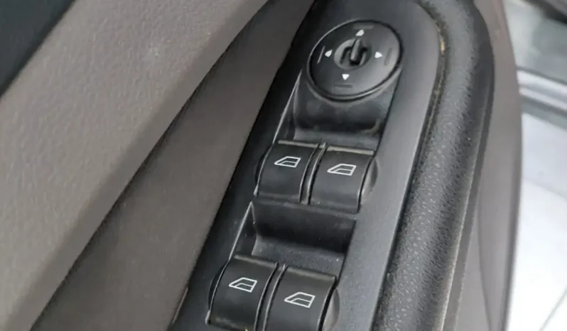 
Ford Focus 1.6 Trend 2014 completo									