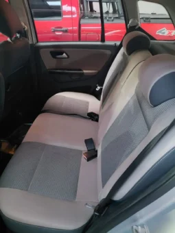 Volkswagen Surán 2011 completo