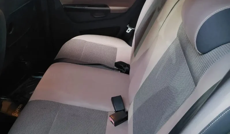 
Volkswagen Surán 2011 completo									
