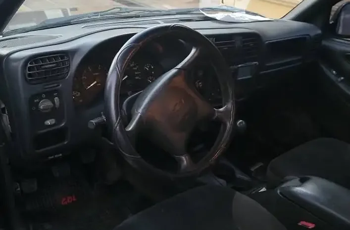 
Chevrolet S10 DLX 2002 completo									